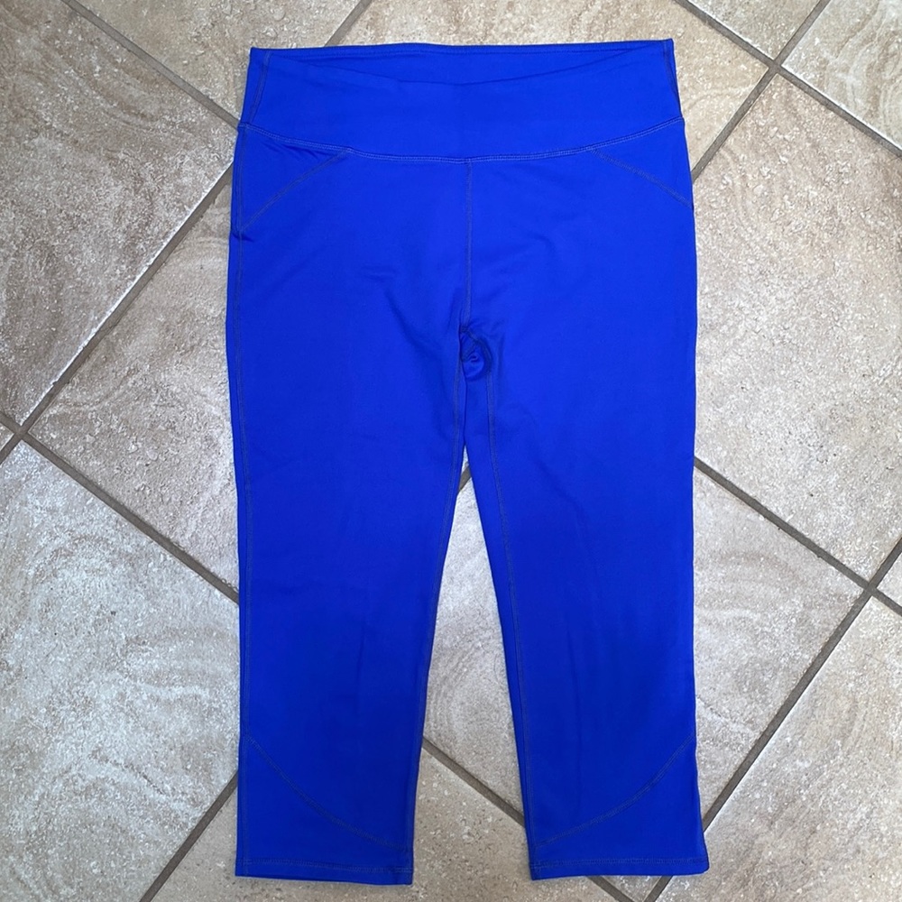 Bright Blue Fabletics 3/4 Length Leggings